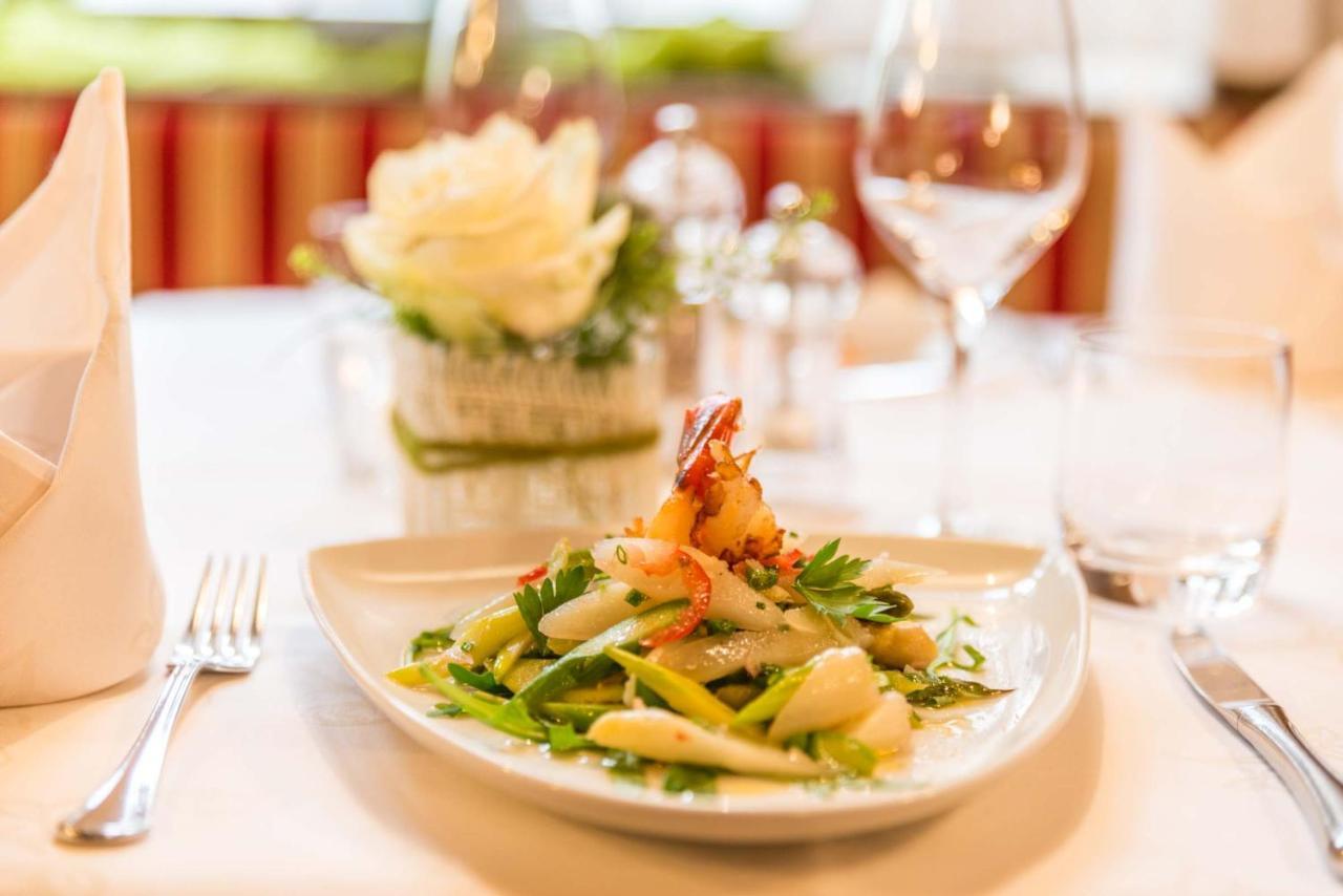Hotel Restaurant Sonne Gengenbach Bagian luar foto